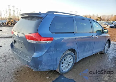 2014 Toyota Sienna Xle 7-Passenger z USA, uszkodzony, nr VIN 5TDDK3DCXES073592